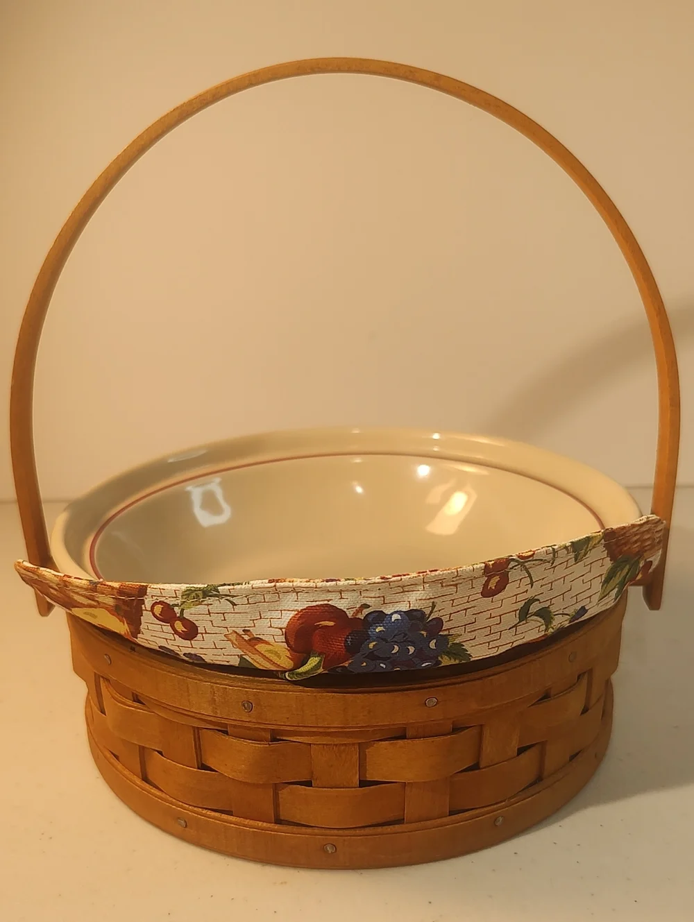 Longaberger Small Round Pie Basket With Fruit Basket Liner & Small Pie Plate